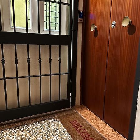 Koro'S Apartments Болонья Экстерьер фото